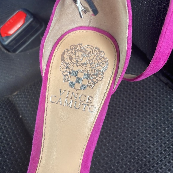Pink Vince Camuto heels 6.5 - Picture 2 of 5